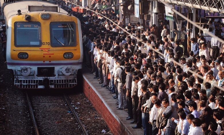 I saw a man die by accidentally falling in front of a fast Mumbai local